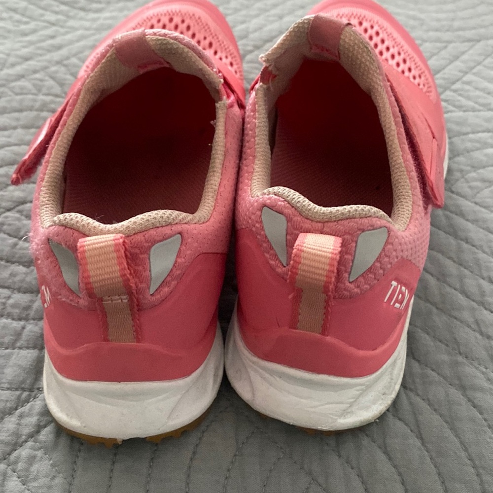 Pink Coral TIEM indoor spin shoes used for Cyclebar
